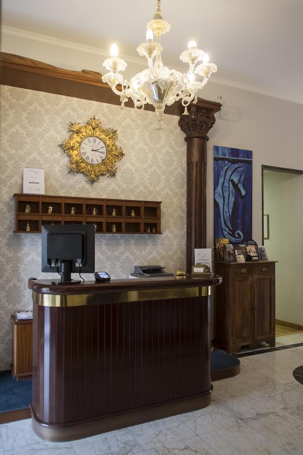 Hotel Navy Ліворно Екстер'єр фото
