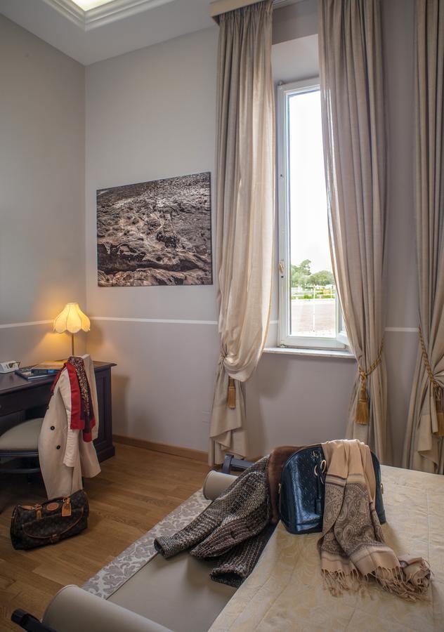 Hotel Navy Ліворно Екстер'єр фото