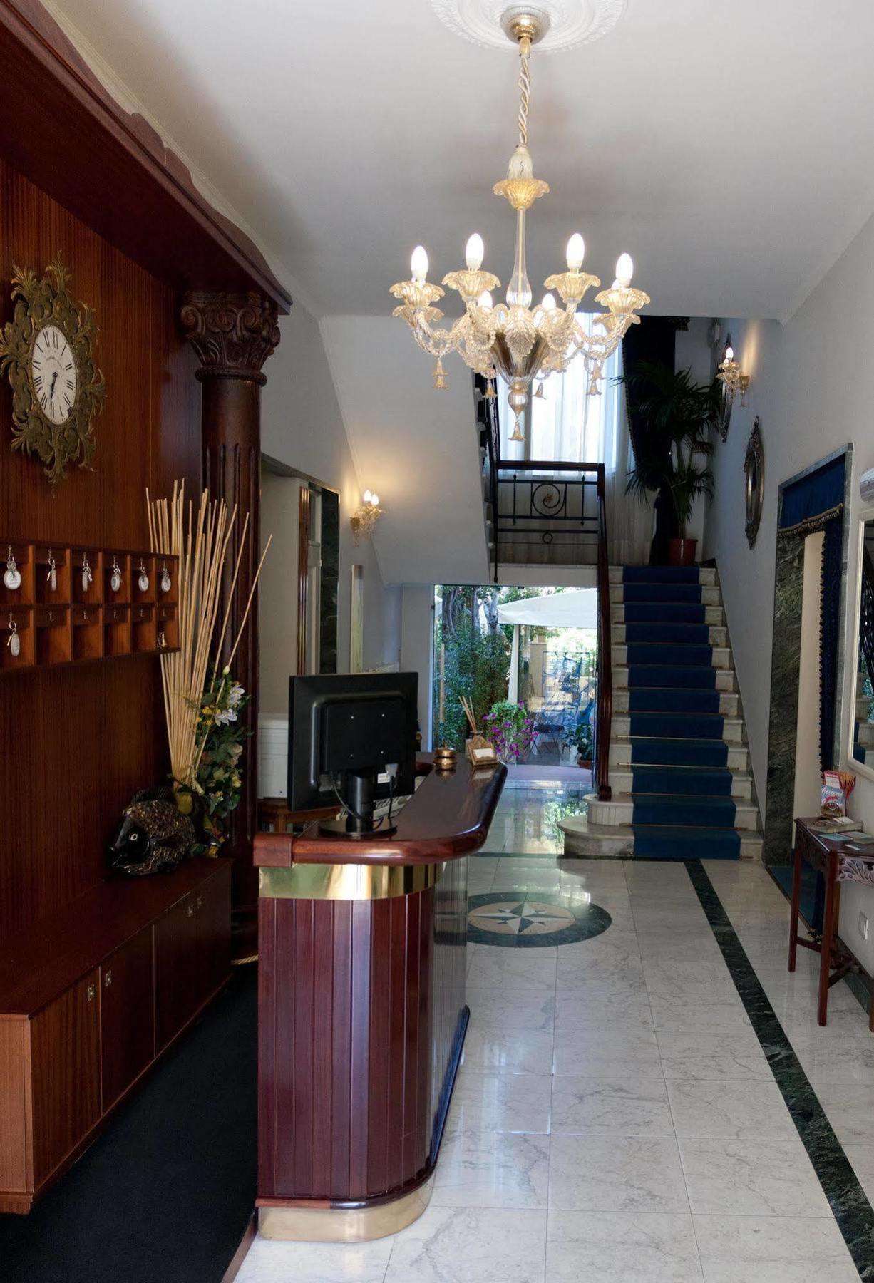 Hotel Navy Ліворно Екстер'єр фото